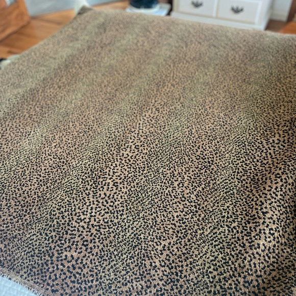 LEOPARD/CHEETAH FABRIC REMNANT PIECE APPROX 58" X 62" - Picture 5 of 8